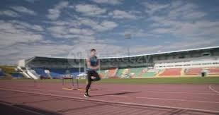 [流言板]ON和北川深圳觅食记：赛级广东人ON教你如何分辨正宗菠萝咕咾肉